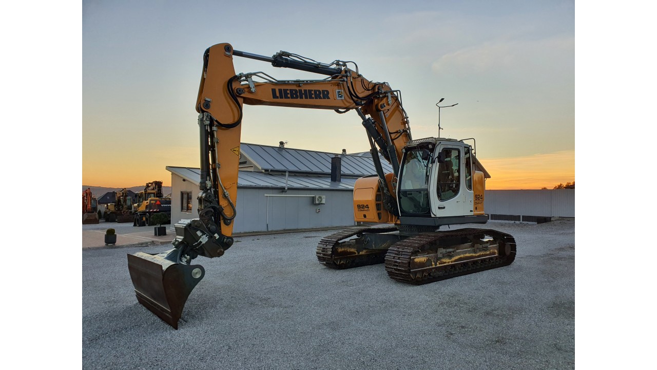 Liebherr R 924 Compact