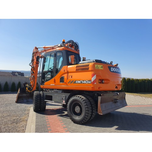 Doosan DX 140 W