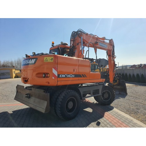 Doosan DX 140 W