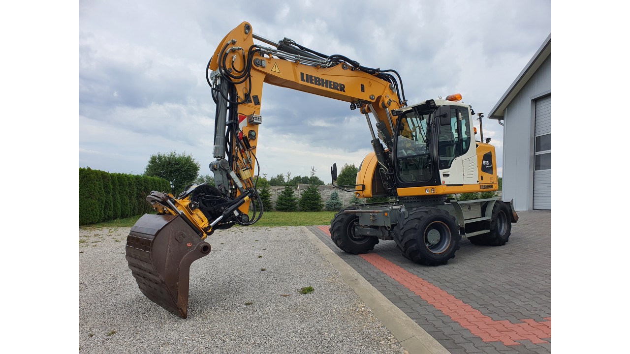 Liebherr A 918 Compact