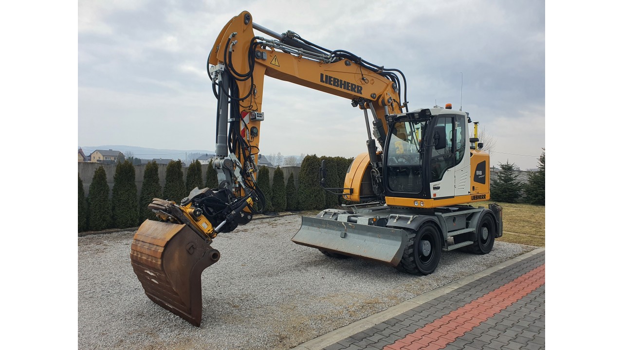 Liebherr A 918 Compact