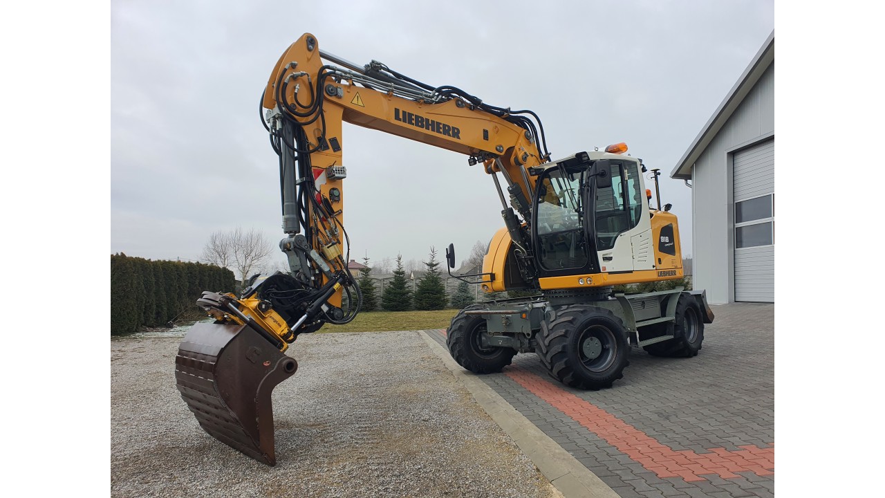 Liebherr A 918 Compact