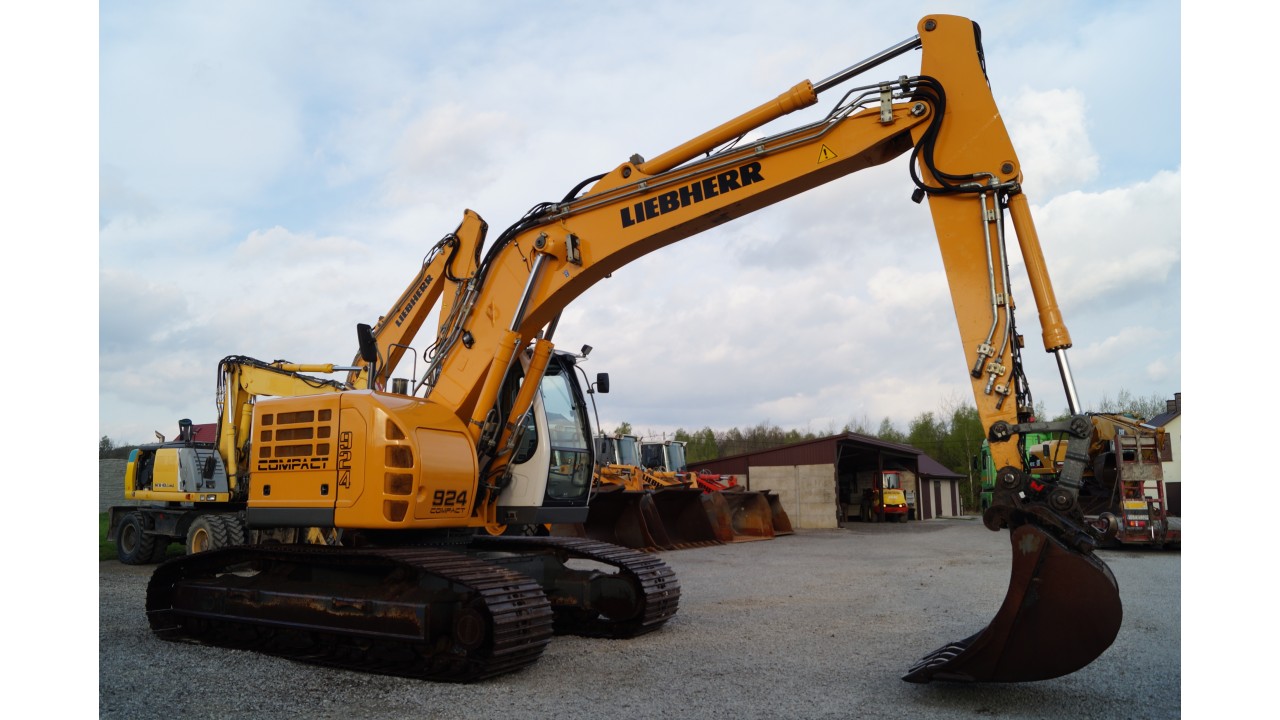 Liebherr R 924 Compact