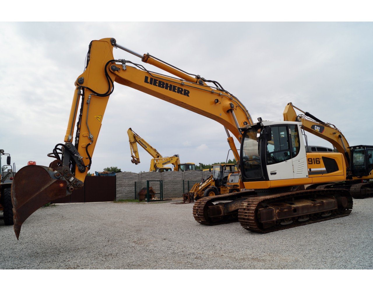 Liebherr cheap r 916