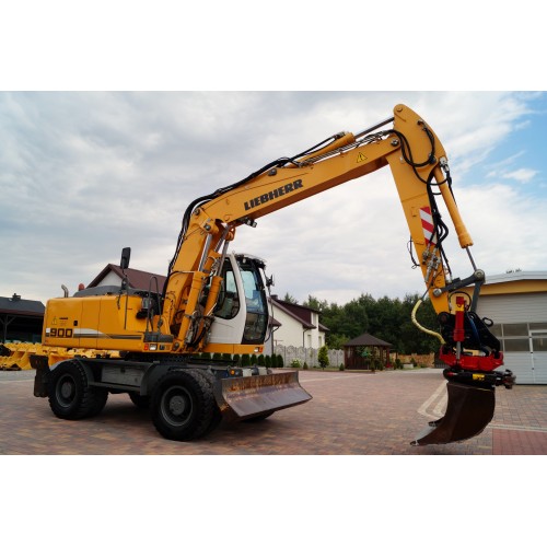 Liebherr 900 C