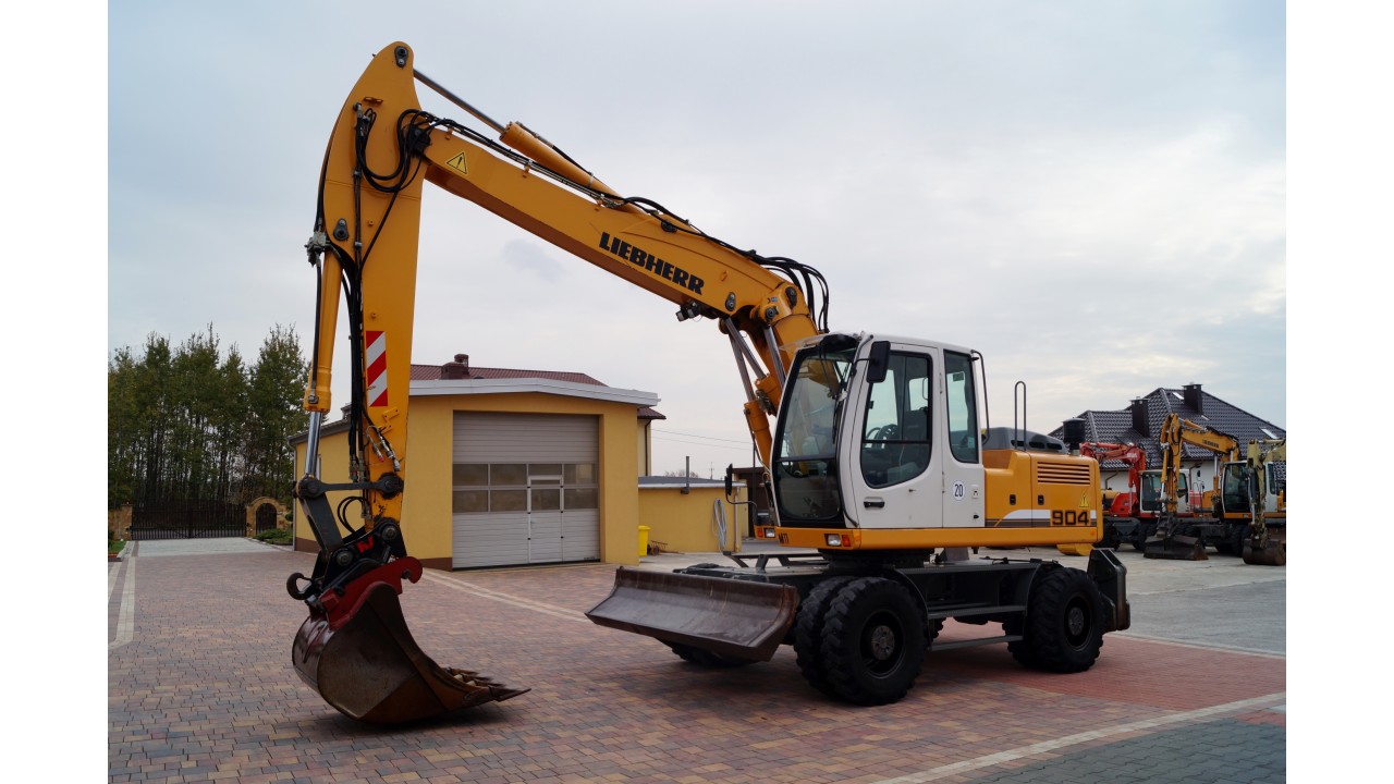 Liebherr A 904 C