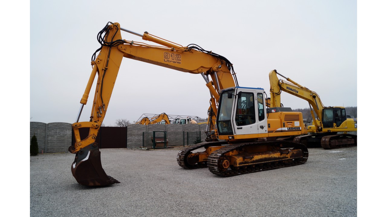 Liebherr R 912