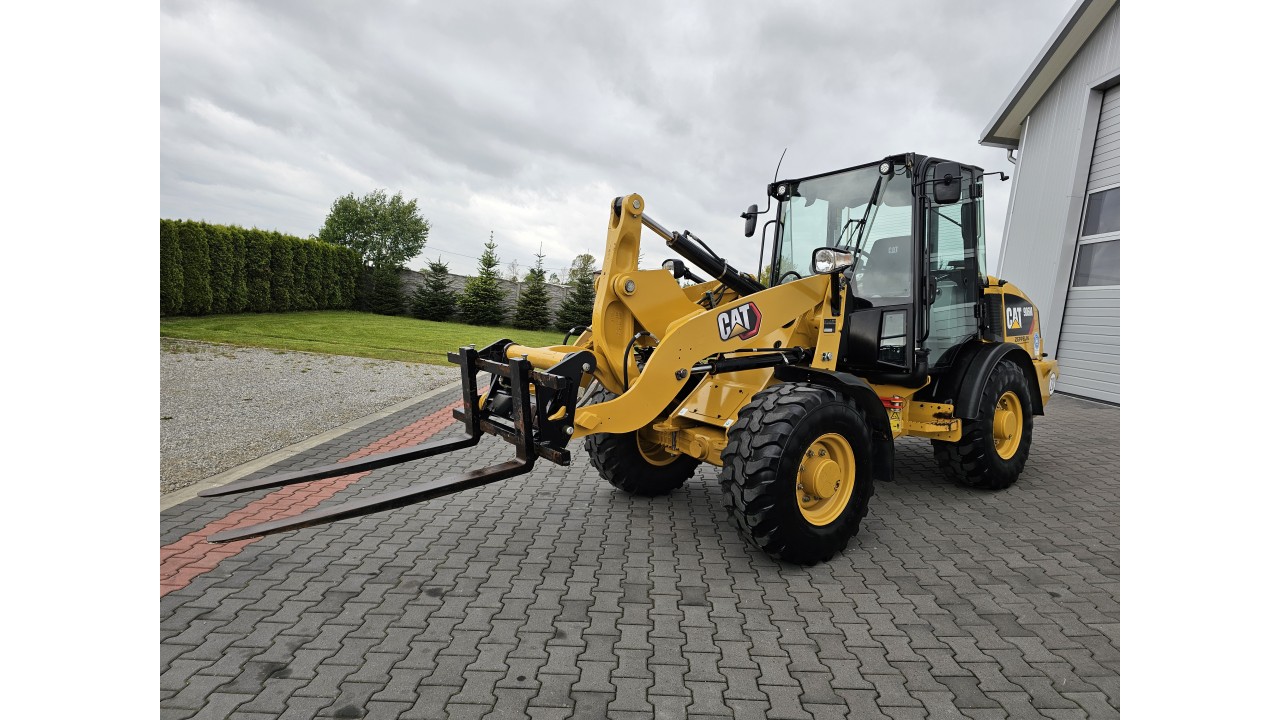 Caterpillar 906 M