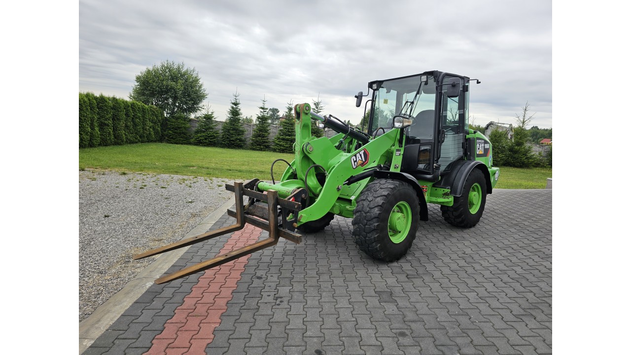 Caterpillar 906 M