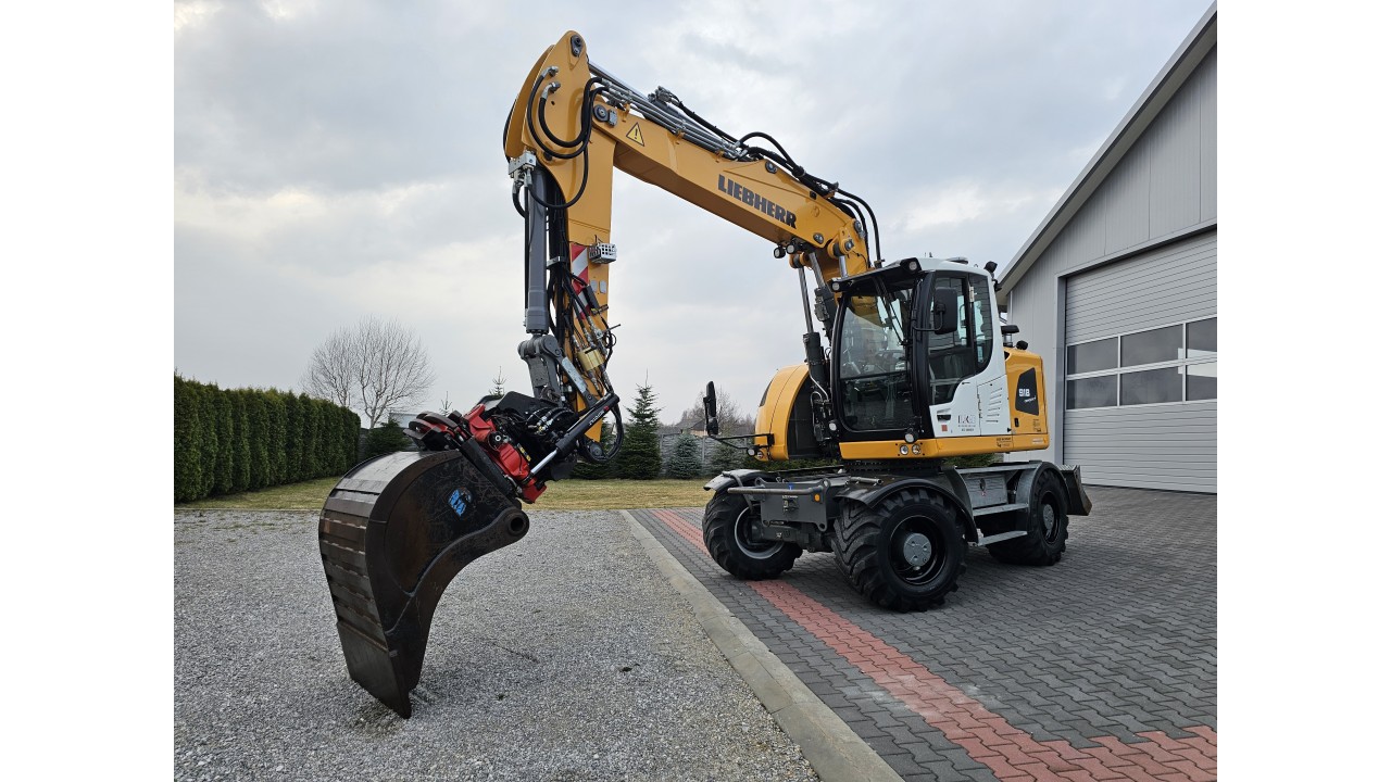 Liebherr A 918 Compact