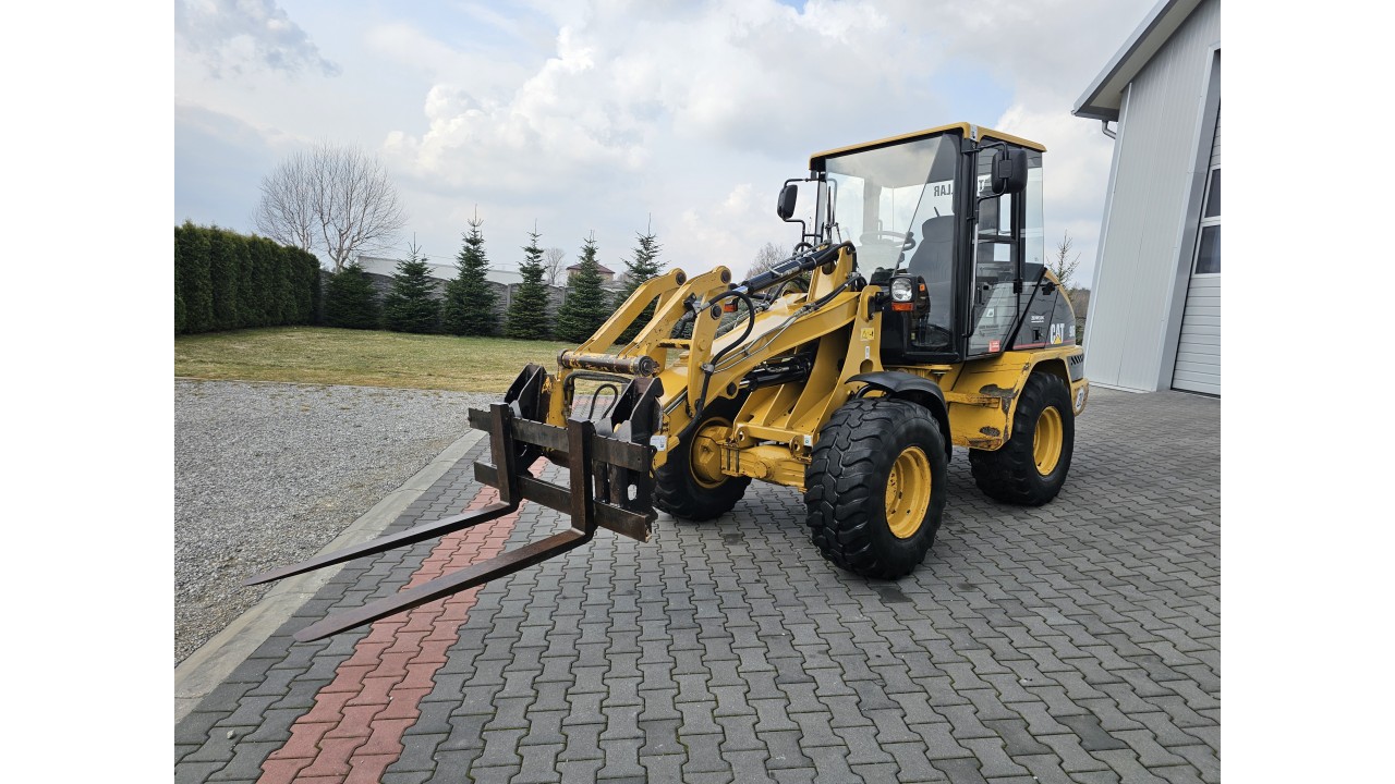 Caterpillar 906